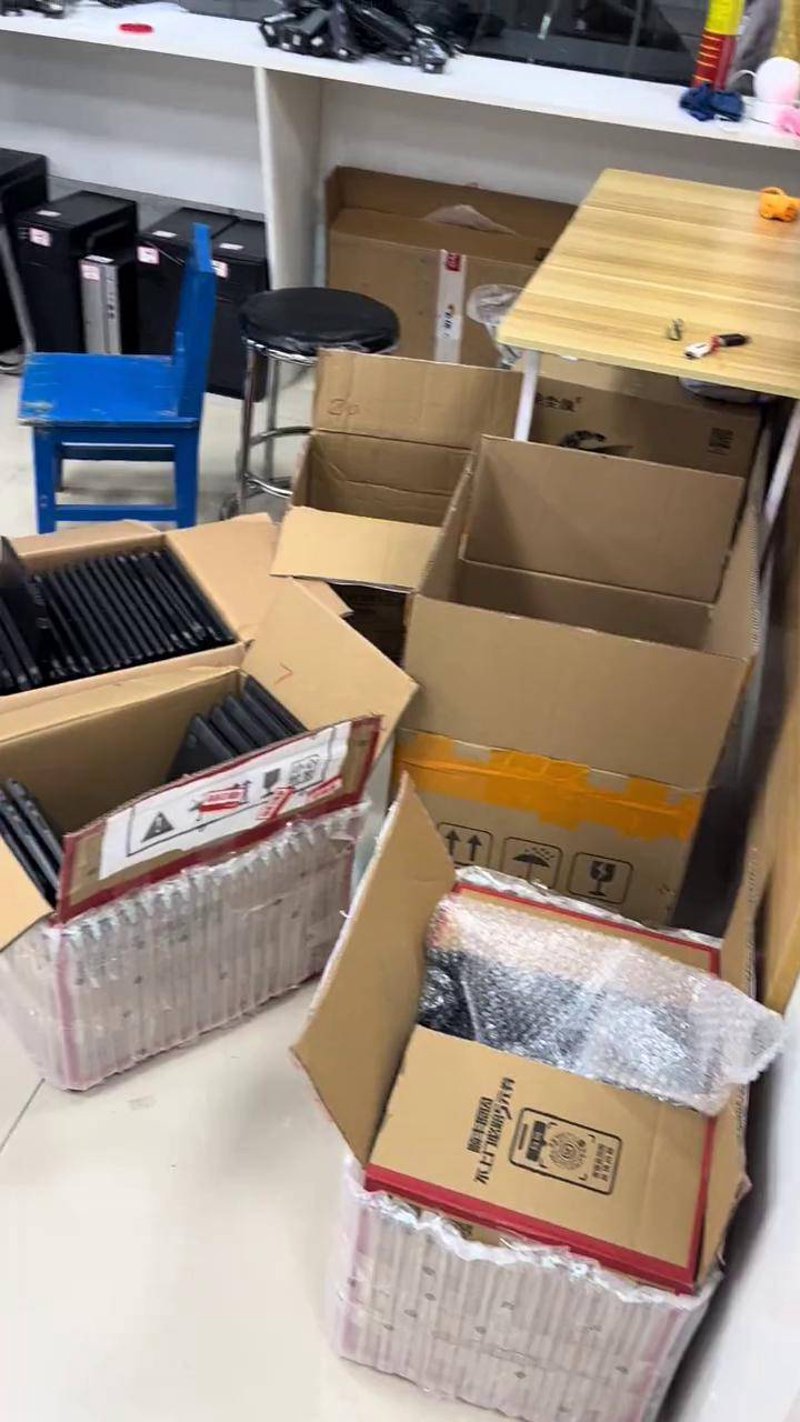 在选择一个商贸公司的名称时，我们不仅要考虑其独特性和吸引力，还要确保它能够传达出企业的核心价值观和业务范围。本文将从行业分析的角度出发，结合当前的市场趋势，为您提供一份商贸公司起名字大全，并进行详细解析。